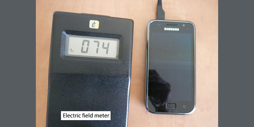 Electric field meter